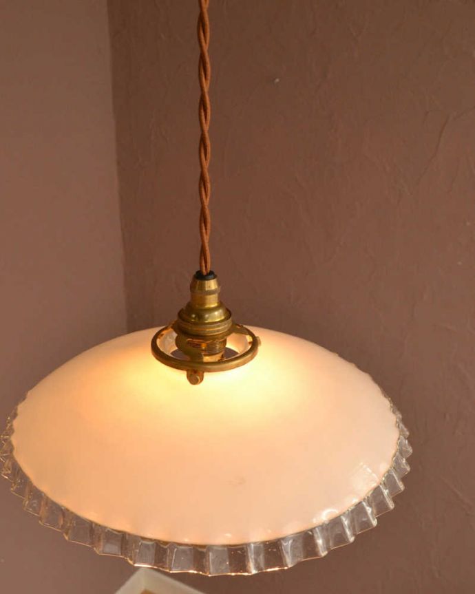 ペンダントライト　照明・ライティング　フランスで見つけたフリルシェード、アンティークペンダントライト(コード・シャンデリア電球・ギャラリーA付き)。。(m-3280-z)