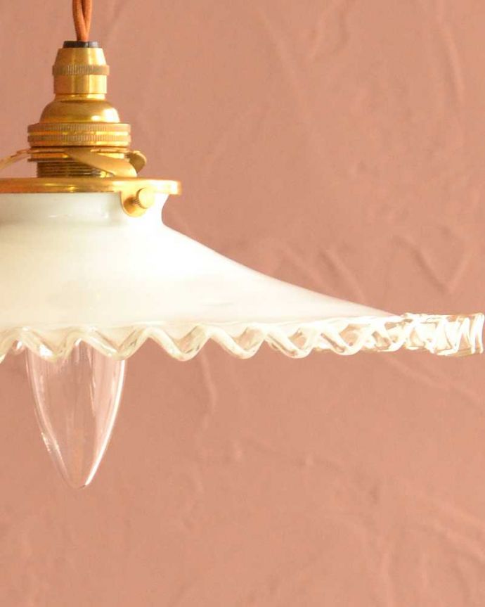 ペンダントライト　照明・ライティング　フランスで見つけたフリルシェード、アンティークペンダントライト（コード・シャンデリア電球・ギャラリーA付き）。。(m-3282-z)