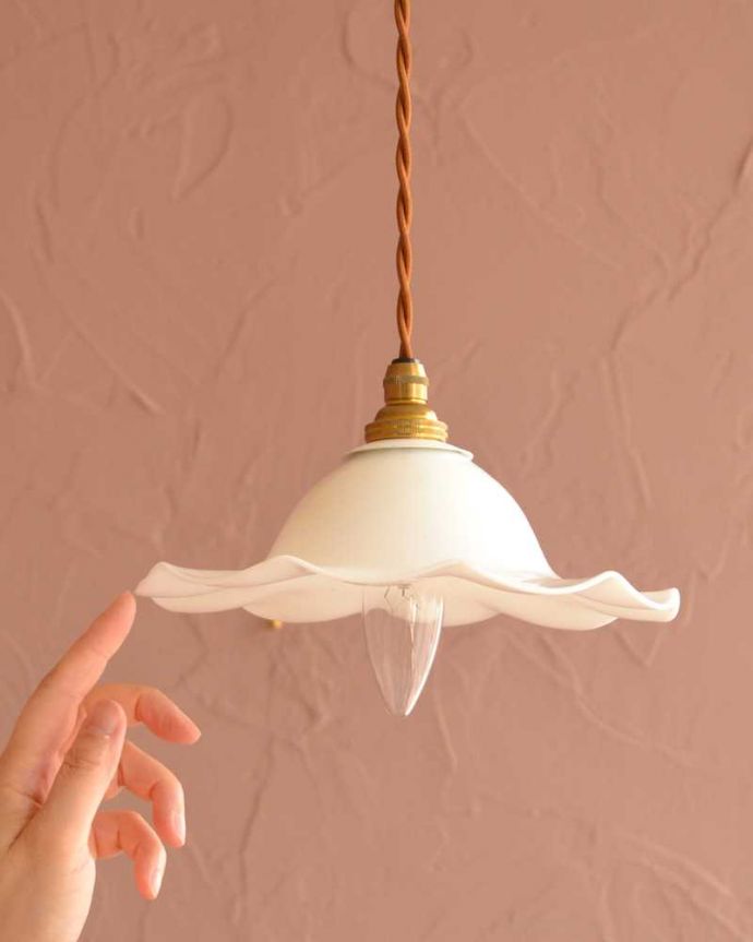 ペンダントライト　照明・ライティング　真っ白なフランスのアンティークミルクシェード(コード・シャンデリア電球・ギャラリーなし) 。。(m-3284-z)