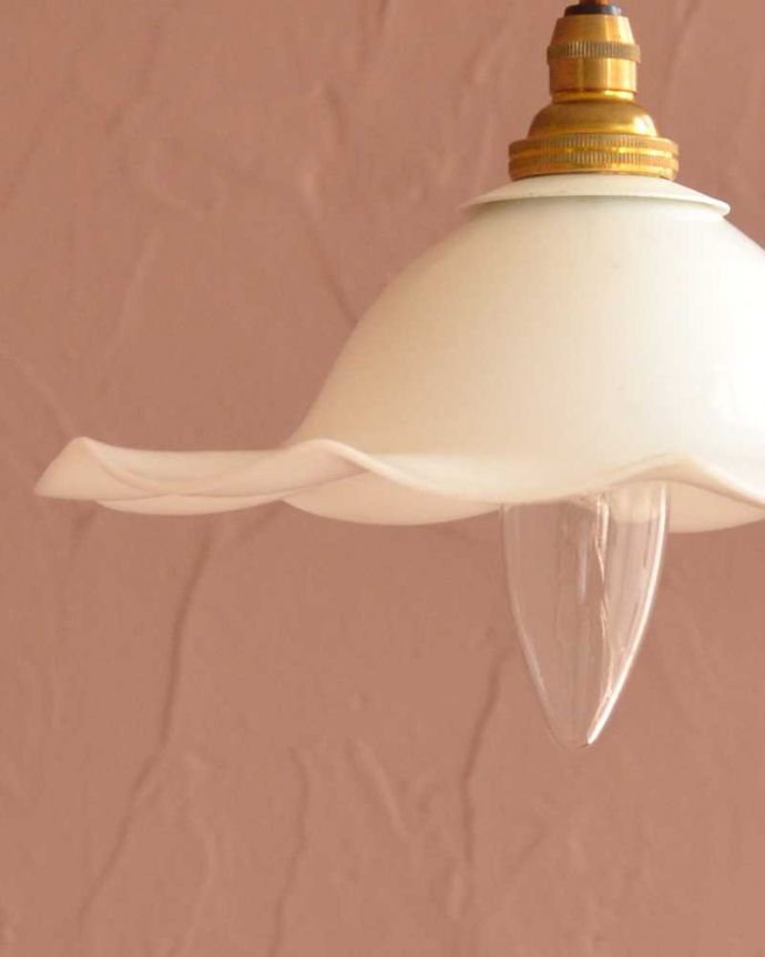 ペンダントライト　照明・ライティング　真っ白なフランスのアンティークミルクシェード(コード・シャンデリア電球・ギャラリーなし) 。。(m-3284-z)