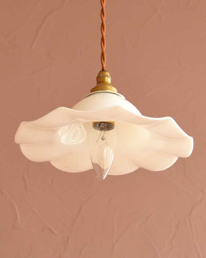 ペンダントライト　照明・ライティング　真っ白なフランスのアンティークミルクシェード(コード・シャンデリア電球・ギャラリーなし) 。。(m-3284-z)