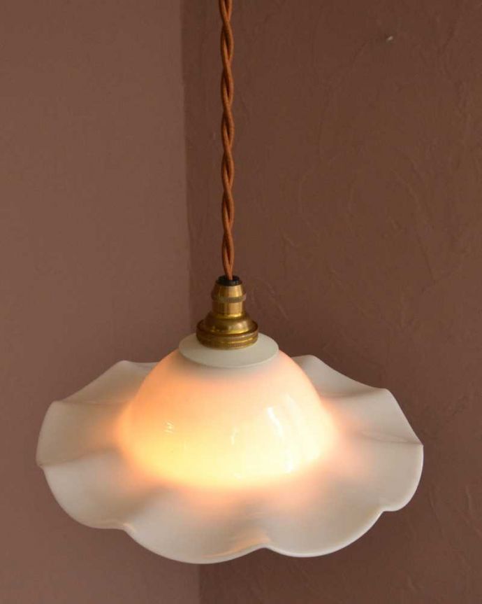 ペンダントライト　照明・ライティング　真っ白なフランスのアンティークミルクシェード(コード・シャンデリア電球・ギャラリーなし) 。。(m-3284-z)