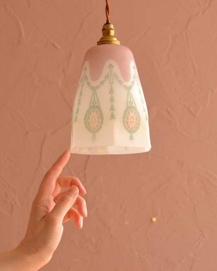 照明・ライティング レトロで可愛いガーランド模様のアンティークペンダントライト(コード・シャンデリア電球・ギャラリーなし) 。。(m-3289-z)