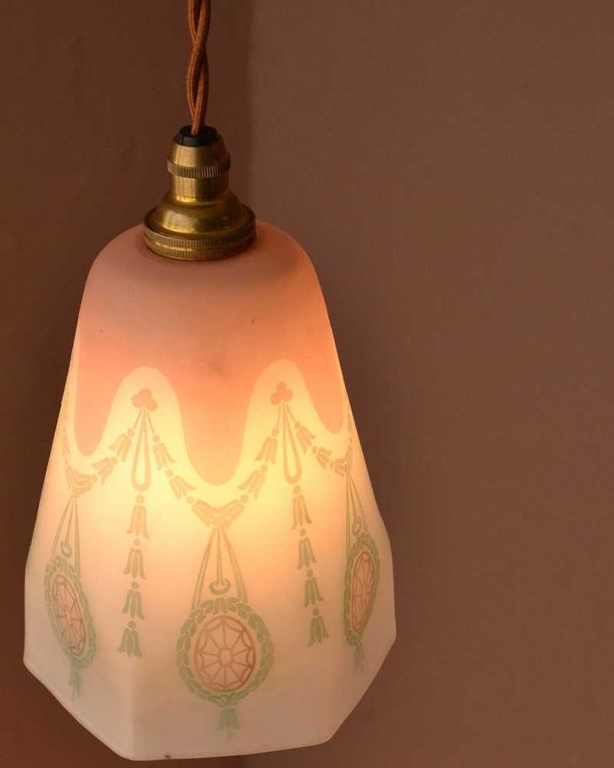 照明・ライティング レトロで可愛いガーランド模様のアンティークペンダントライト(コード・シャンデリア電球・ギャラリーなし) 。。(m-3289-z)