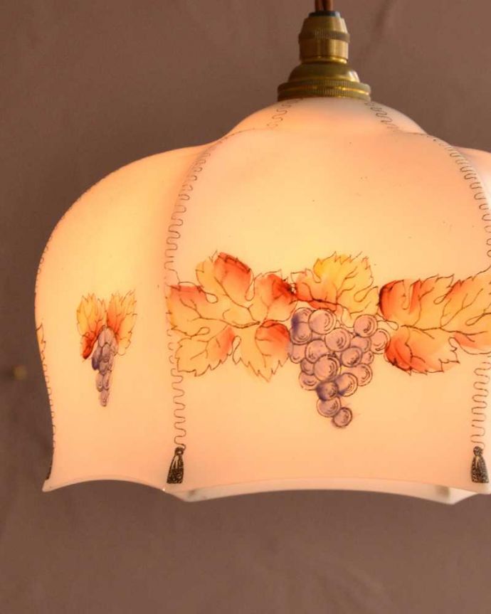 ぶどう模様のアンティークペンダントライト(コード・シャンデリア電球