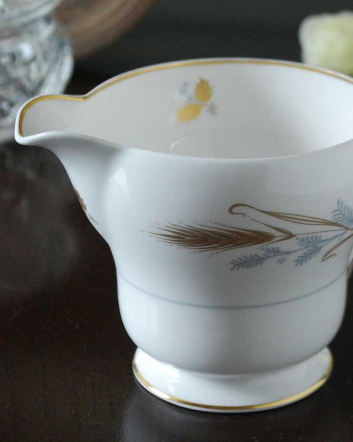 シェ―リー窯 アンティーク雑貨 黄金の麦のシェリー窯、イギリスで見つけたアンティークミルクポット。お茶の時間に欠かせないミルクピッチャー紅茶を愛する英国のお茶の時間に欠かせないミルクティーのために作られた陶磁器のミルクピッチャー。(m-3332-z)