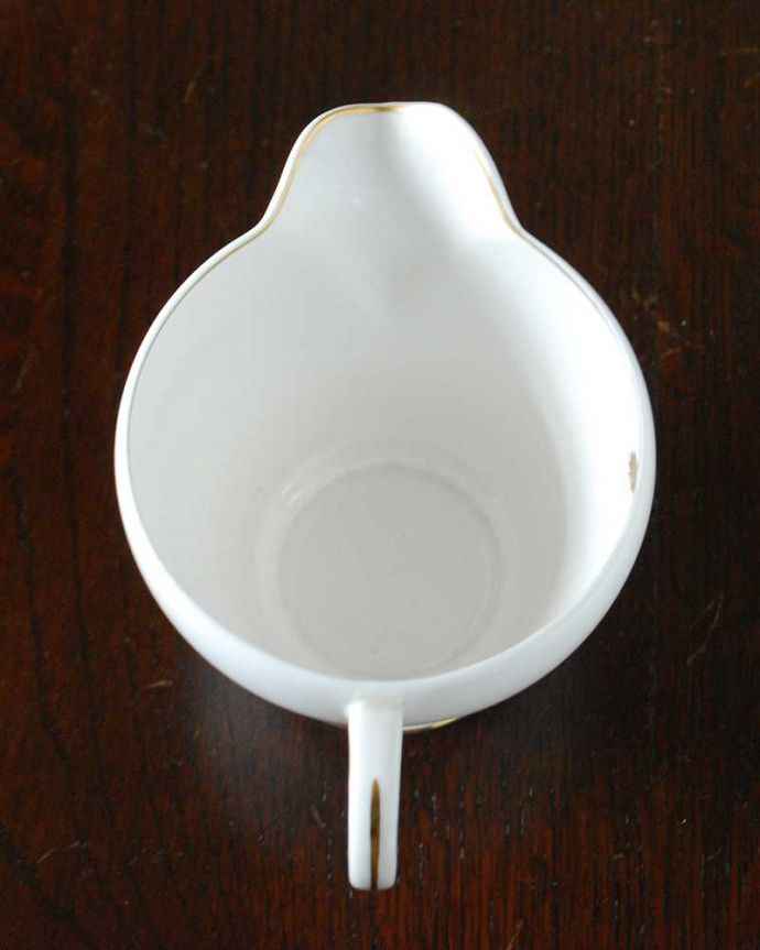 シェ―リー窯 アンティーク雑貨 黄金の麦のシェリー窯、イギリスで見つけたアンティークミルクポット。上から見るとこんな感じです状態のいいものだけを選んでいますが、アンティークなのでキズや欠けがある場合があります。(m-3332-z)