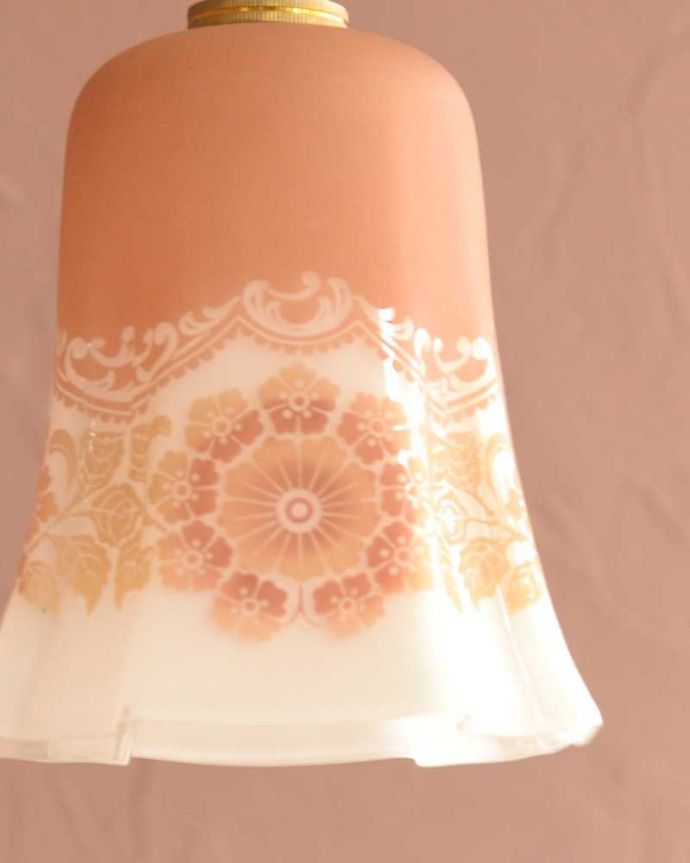 ペンダントライト　照明・ライティング　お花のレース模様が素敵なアンティークペンダントライト(コード・シャンデリア電球・ギャラリーなし)。。(m-3334-z)