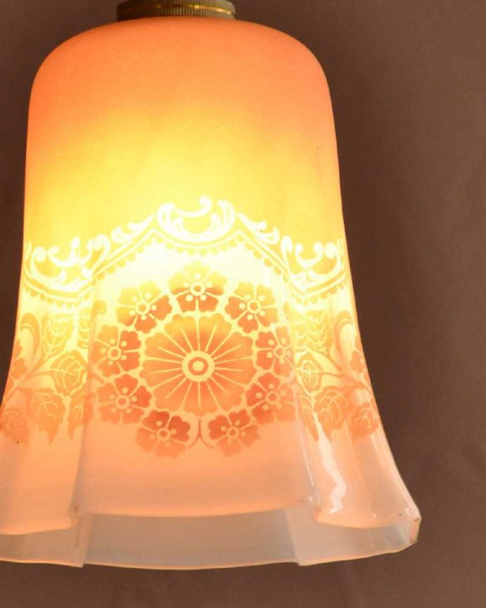 ペンダントライト　照明・ライティング　お花のレース模様が素敵なアンティークペンダントライト(コード・シャンデリア電球・ギャラリーなし)。。(m-3334-z)