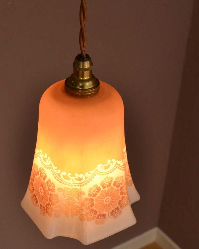 ペンダントライト　照明・ライティング　お花のレース模様が素敵なアンティークペンダントライト(コード・シャンデリア電球・ギャラリーなし)。。(m-3334-z)
