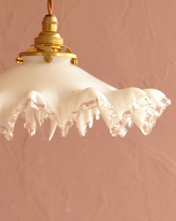 ペンダントライト　照明・ライティング　フランス輸入のミルクガラスランプシェード(コード・シャンデリア電球・ギャラリーA付き) 。。(m-3335-z)