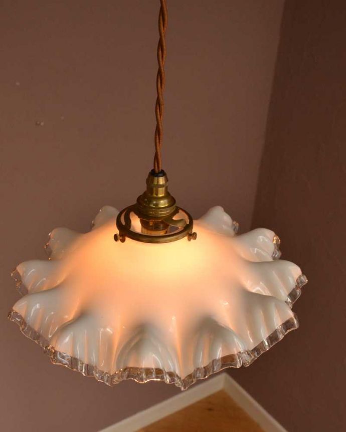 フランス輸入のミルクガラスランプシェード(コード・シャンデリア電球