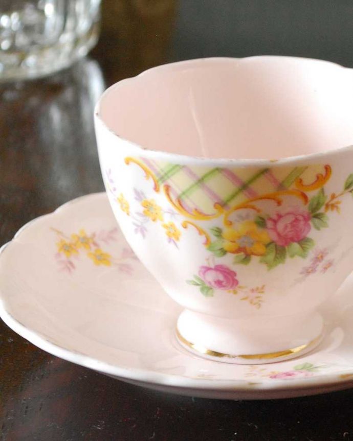 アンティーク 陶磁器の雑貨 アンティーク雑貨 イギリスのカップ&ソーサー、トスカン窯(プラント)のアンティーク。トスカン窯のアンティークアンティークでしか手に入れることが出来ない美しい模様のカップ&ソーサー。(m-3363-z)