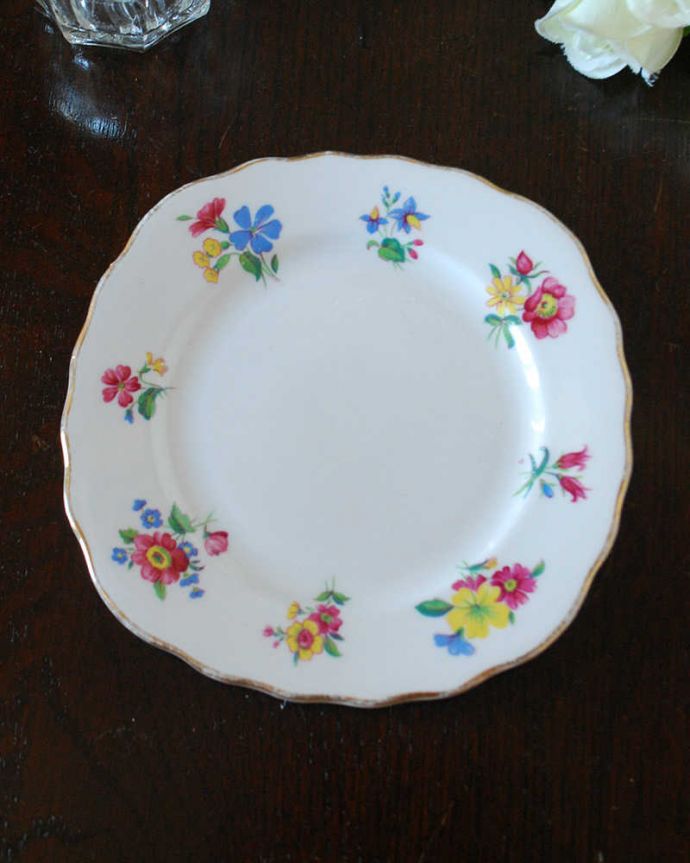 英国アンティークのおしゃれな食器