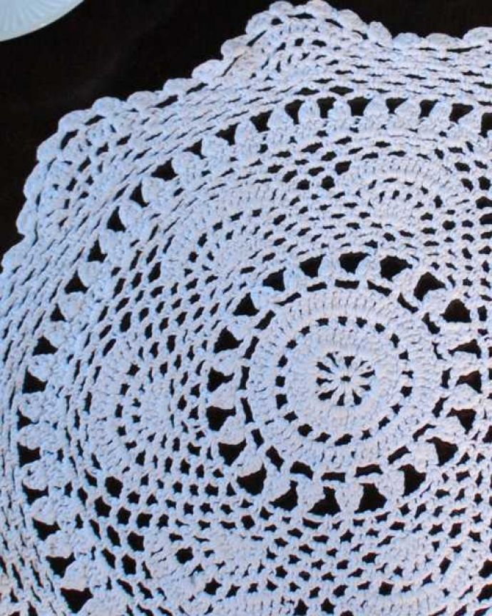 アンティーク 布製の雑貨　アンティーク雑貨　ハンドメイドのフランスアンティーク雑貨、お花のモチーフが可愛いドイリー。一枚一枚、大切に手作りされました。(m-3441-z)