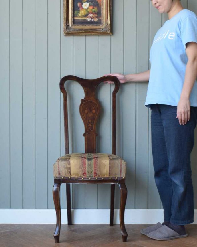 英国アンティークのサロンチェア