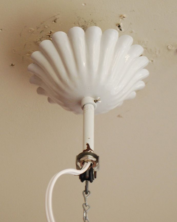 シャンデリア 照明・ライティング 小さなお花がいっぱい咲いているアンティークシャンデリア(1灯)(E26・40W電球付き)。カバーも付いています。(m-3471-z)