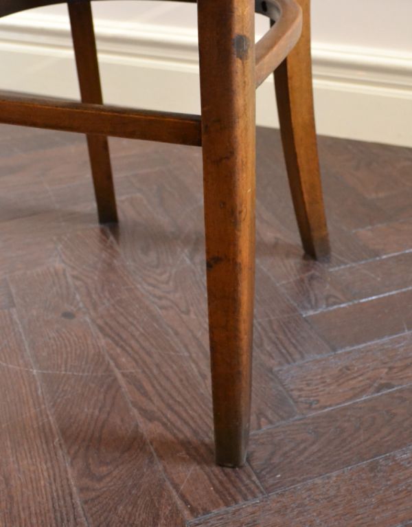 ベントウッドチェアの脚