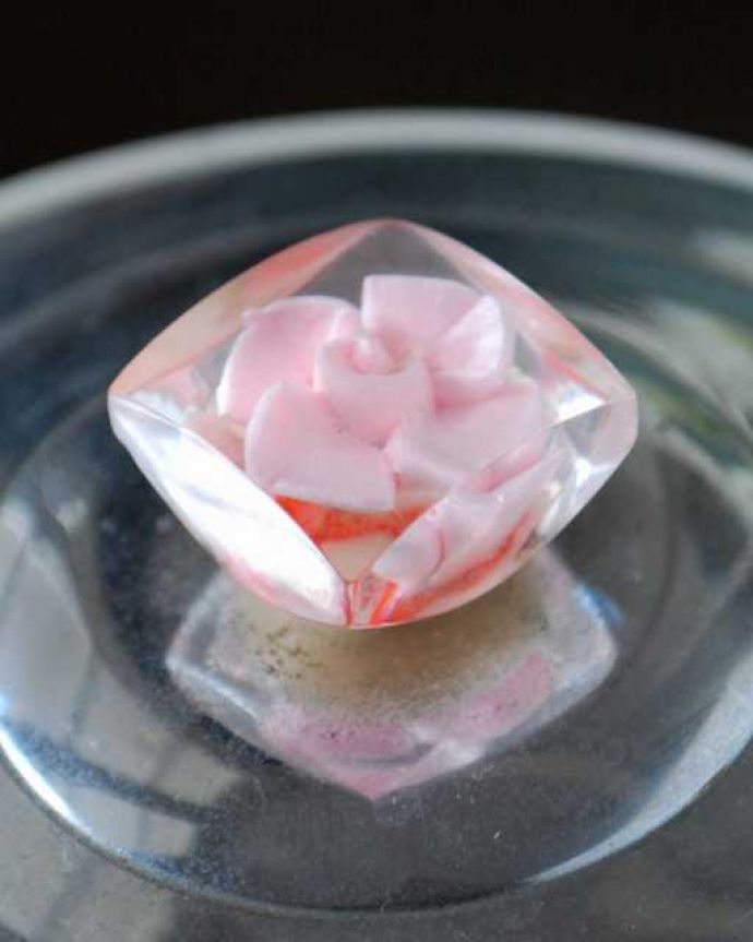 アンティーク 陶磁器の雑貨　アンティーク雑貨　お花模様が華やか、イギリスで見つけたWADE社のアンティークビスケットジャー。。(m-3581-z)