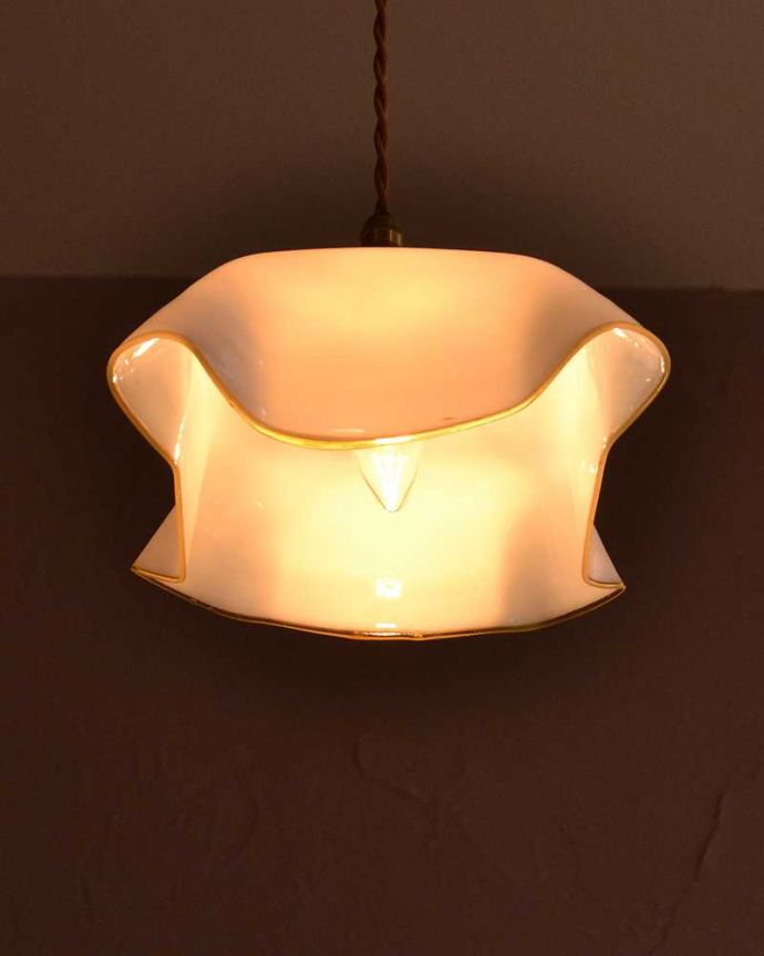 アンティーク照明の美しい灯り