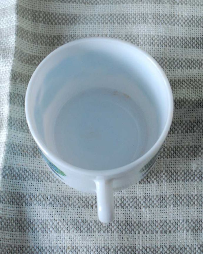 アンティーク 雑貨のガラス小物 アンティーク雑貨 お花柄が可愛いアルコパル社カップ(ロータス)、フランス生まれのおしゃれなオパールガラス。上から見るとこんな感じです。(m-3668-z)