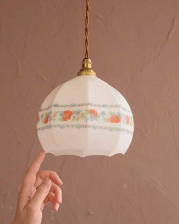 ペンダントライト　照明・ライティング　アンティークの可愛らしいペンダントライト（コード・シャンデリア電球・ギャラリーなし）。。(m-3696-z)