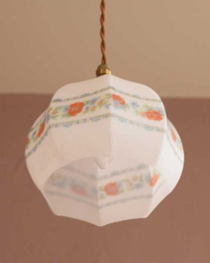 ペンダントライト　照明・ライティング　アンティークの可愛らしいペンダントライト（コード・シャンデリア電球・ギャラリーなし）。。(m-3696-z)