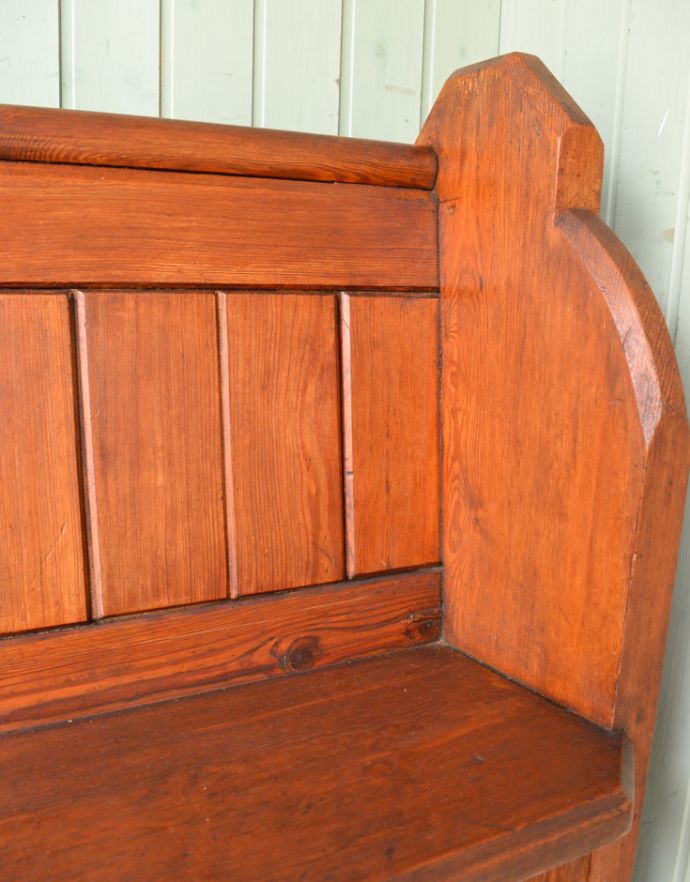 セティ・ソファ・ベンチ アンティーク チェア イギリスで見つけたアンティークの長椅子、オールドパインのチャーチベンチ。飽きずに長くお使いいただけるデザインです。(m-375-c)