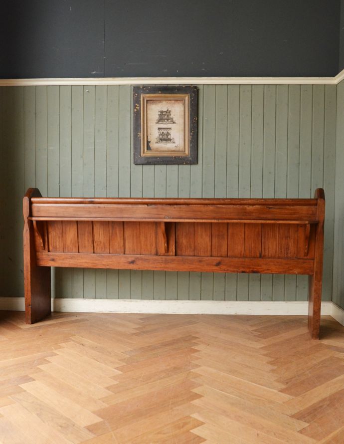 イギリスで見つけたアンティークの長椅子、オールドパインのチャーチ