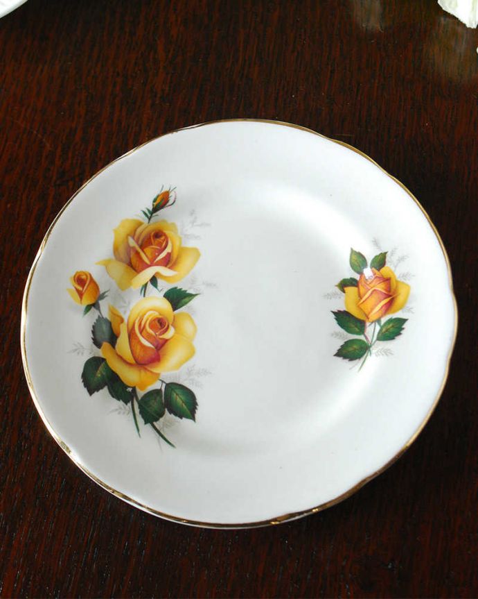 英国アンティークのおしゃれな食器