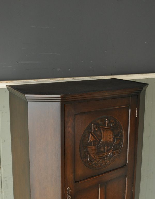 アンティーク家具 アンティークのカッコいい英国家具、キレイなワードローブ。天板です。(m-377-f)