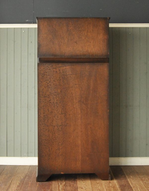 アンティーク家具 アンティークのカッコいい英国家具、キレイなワードローブ。キチンとメンテナンスしてあるので、裏側もキレイです。(m-377-f)