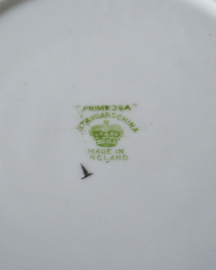 アンティーク 陶磁器の雑貨 アンティーク雑貨 英国アンティークの陶磁器、Standard窯のプレートPRIMROSA(プリムローズ)。裏側のポーセリンマークロイヤルの称号をもらう前のポーセリンマークを発見。(m-3842-z)