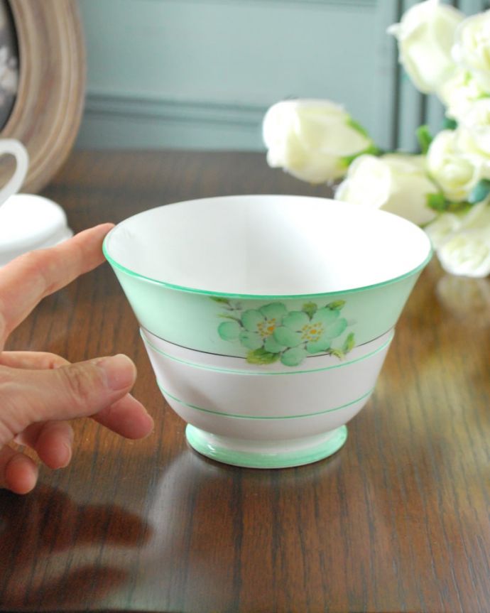 アンティーク 陶磁器の雑貨　アンティーク雑貨　英国アンティークの陶磁器、パラゴン窯のシュガーボウル。お茶の時間をもっと優雅に･･･実用的に使って楽しんでください。(m-3895-z)