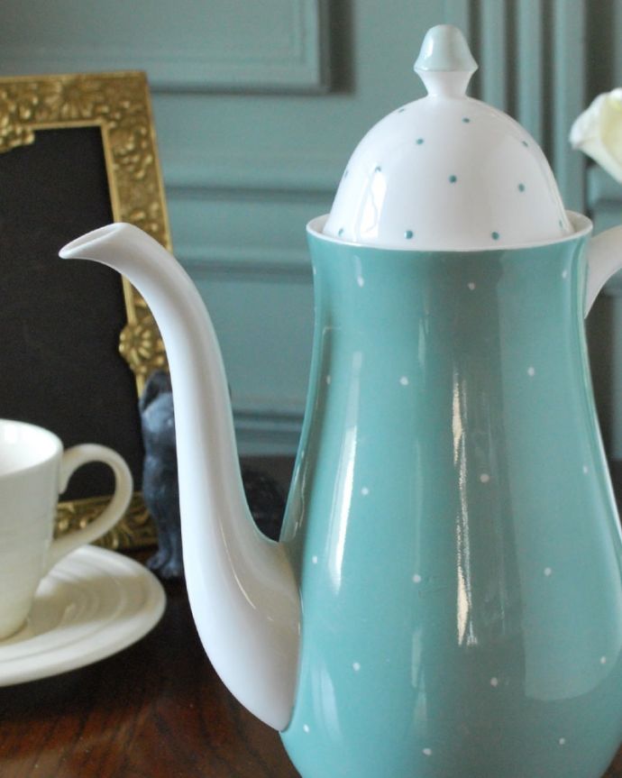 スージークーパー　アンティーク雑貨　英国から届いたスージークーパーのアンティークポット、ブルーのレイズドスポット。人の心を元気にするレイズドスポット手で触ってみると、小さなドットの一つ一つが少し突起しているスージークーパーのレイズドスポット。(m-3950-z)