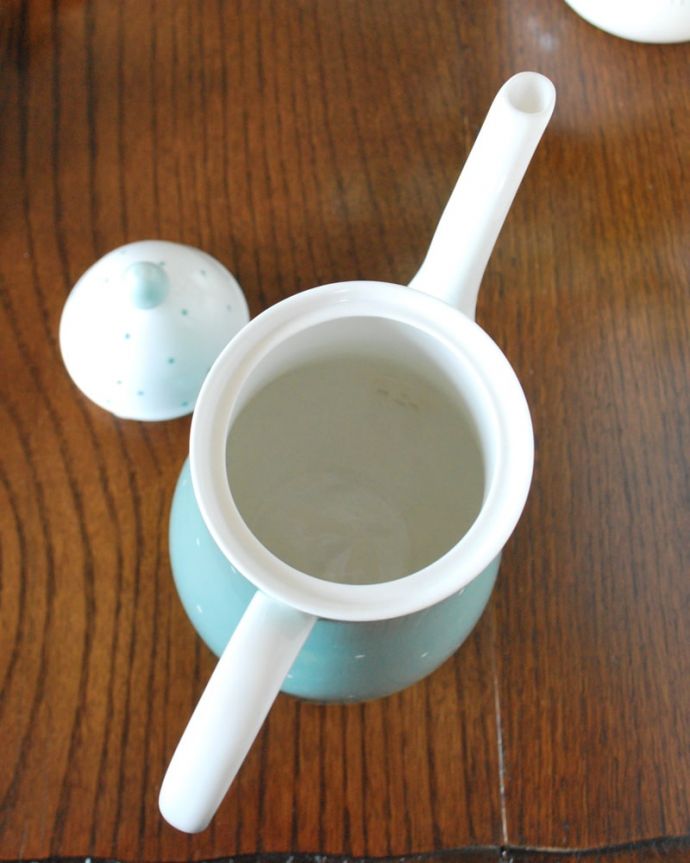 スージークーパー　アンティーク雑貨　英国から届いたスージークーパーのアンティークポット、ブルーのレイズドスポット。上から見るとこんな感じです状態のいいものだけを選んでいますが、アンティークなのでキズや欠けがある場合があります。(m-3950-z)