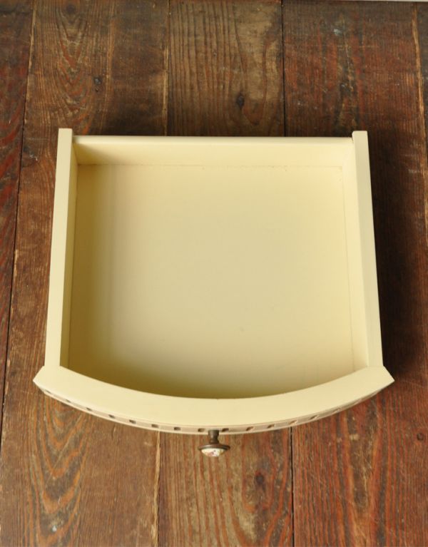 アンティークのチェスト　アンティーク家具　美しいアンティークのフレンチ家具、天板が大理石のナイトテーブル。引き出しが１杯あります。(m-402-f)