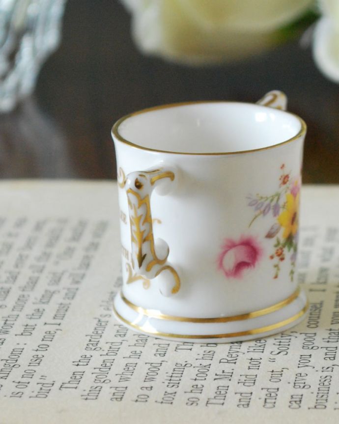 アンティーク 陶磁器の雑貨 アンティーク雑貨 置物。英国WADEの陶器フィギュリン1954年に発表された「Whimsies(気まぐれ)」シリーズは、世界中にコレクターがいる陶器の動物フィギュリンです。(m-4040-z-1)