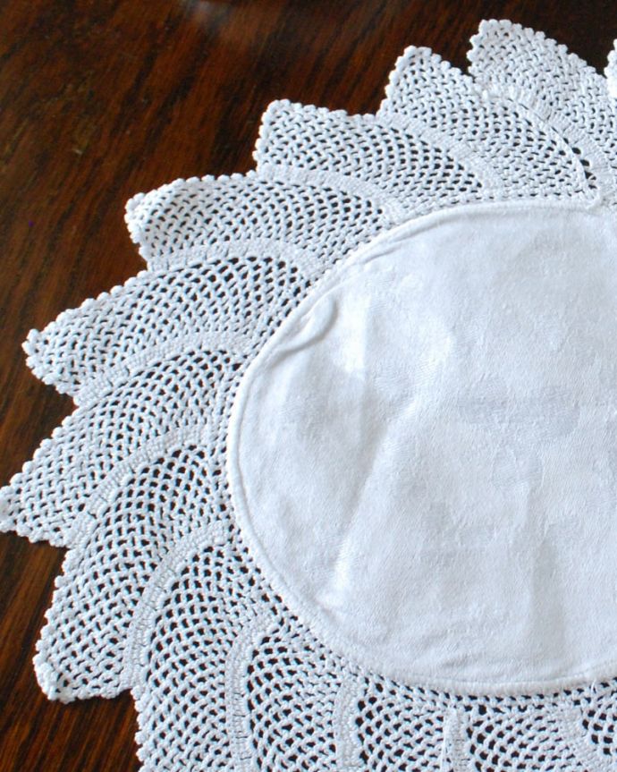 アンティーク雑貨 ドイリー 一枚一枚、大切に手作りされました。(m-4067-z)