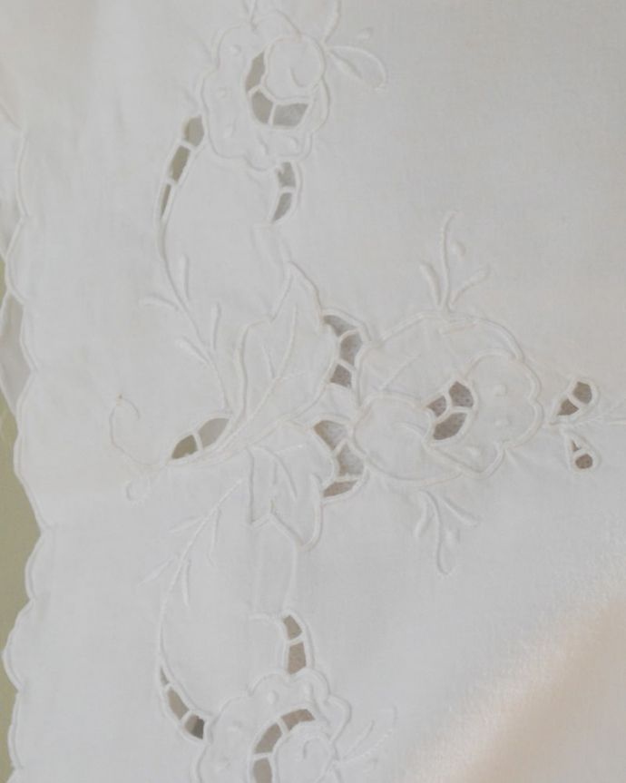 アンティーク 布製の雑貨　アンティーク雑貨　ピローケース　一枚一枚手作業で丁寧に編み込まれています一つ一つ手作りで作られたアンティークのレース。(m-4132-z)