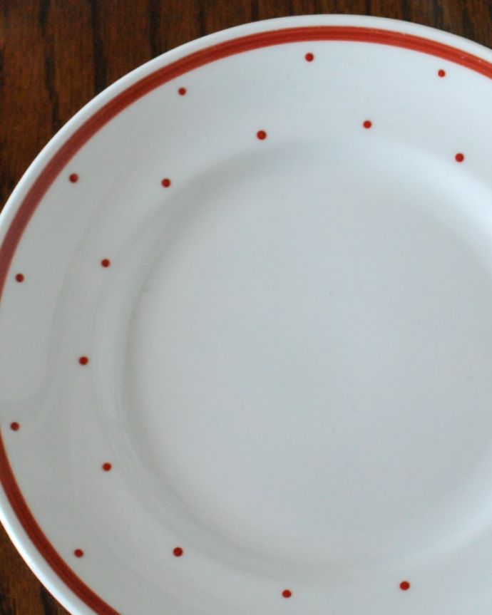 スージークーパー　アンティーク雑貨　イギリスで見つけたスージークーパーのヴィンテージプレート（レイズドスポット）。人の心を元気にするレイズドスポット手で触ってみると、小さなドットの一つ一つが少し突起しているスージークーパーのレイズドスポット。(m-4133-z)