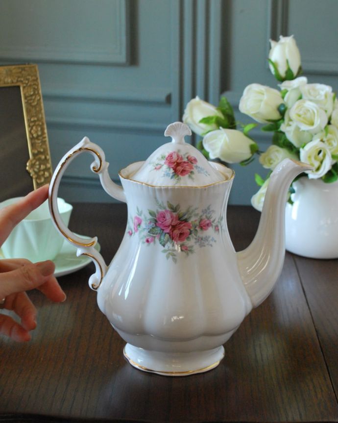 アンティーク雑貨　ポット　自分だけの使い方で使ってみましょうたっぷり紅茶が注げるサイズ。(m-4143-z)