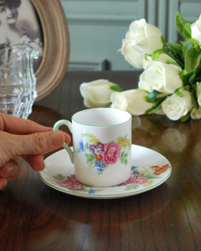 【m-4147-z】 スージークーパーのアンティーク カップ&ソーサー。お茶の時間をもっと優雅に・・・眺めているだけじゃもったいないので、実用的に使って下さい。(htz-04-2-1-1)