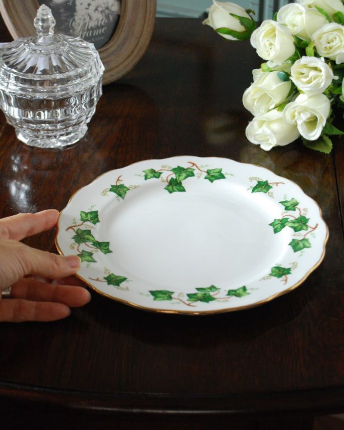 アンティーク 陶磁器の雑貨　アンティーク雑貨　コルクラフ　プレート大　飾って使って楽しむアンティーク実用的に一番使いやすいサイズ。(m-4169-z)