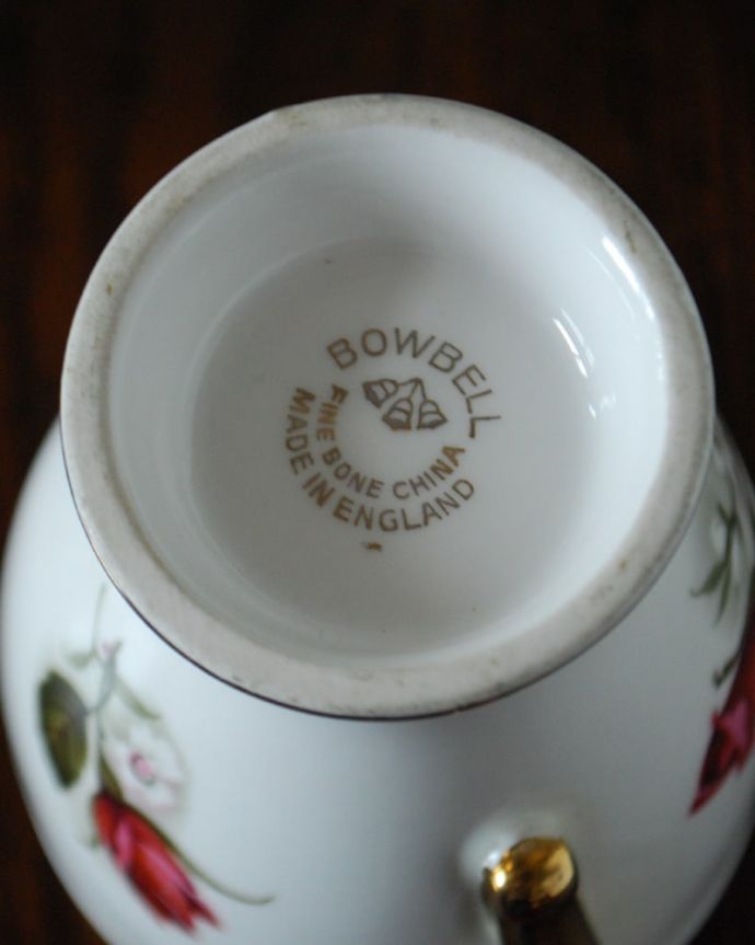 アンティーク 陶磁器の雑貨　アンティーク雑貨　BOWBELL ミルクポット　裏側には品質の証製造メーカー保証の意味がこもった窯印、ポーセリンマークがあります。(m-4184-z)