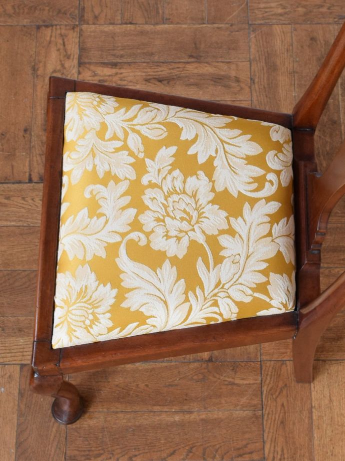 アンティークの椅子の座面