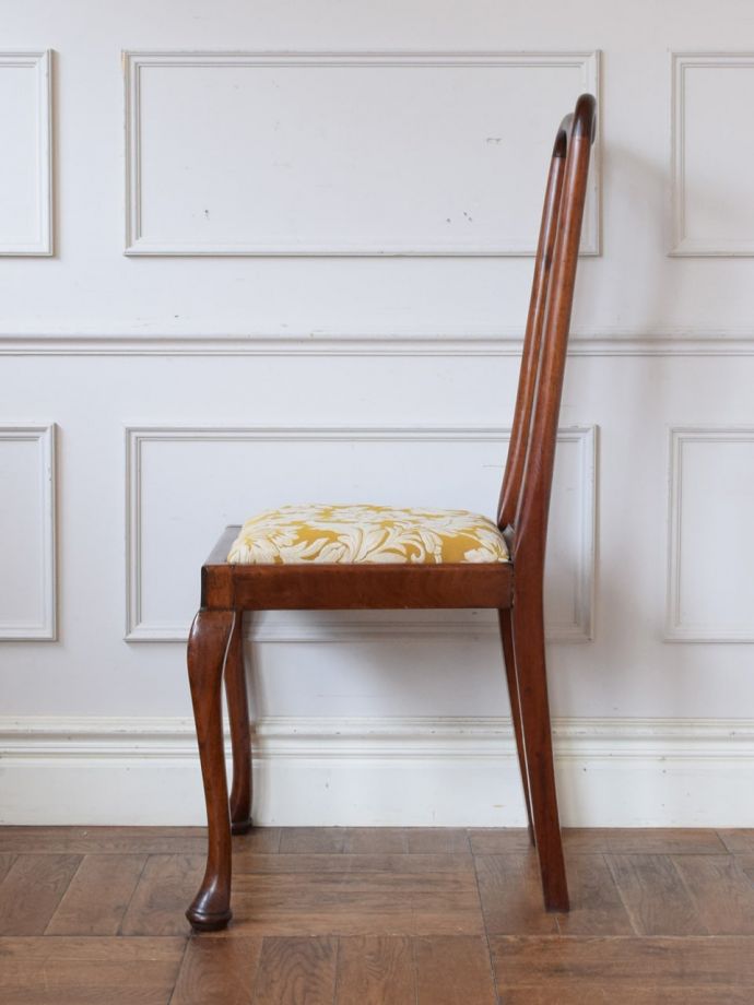 アンティークの椅子の側面