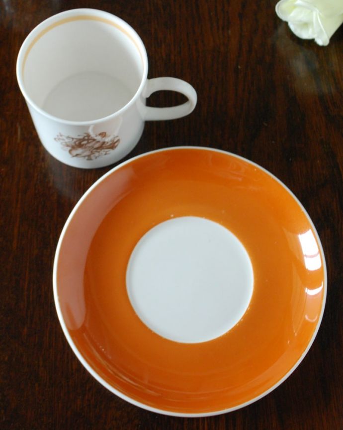 英国アンティークのおしゃれな食器