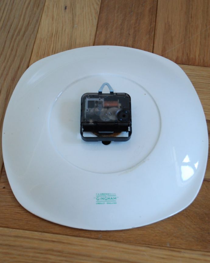 アンティーク その他の雑貨　アンティーク雑貨　スミス社（SMITH）×T.G.GREEN社のコラボ、アンティークの壁掛け時計（ウォールクロック）　裏から見ると･･･クオーツは新しく交換しました。(m-4269-z)