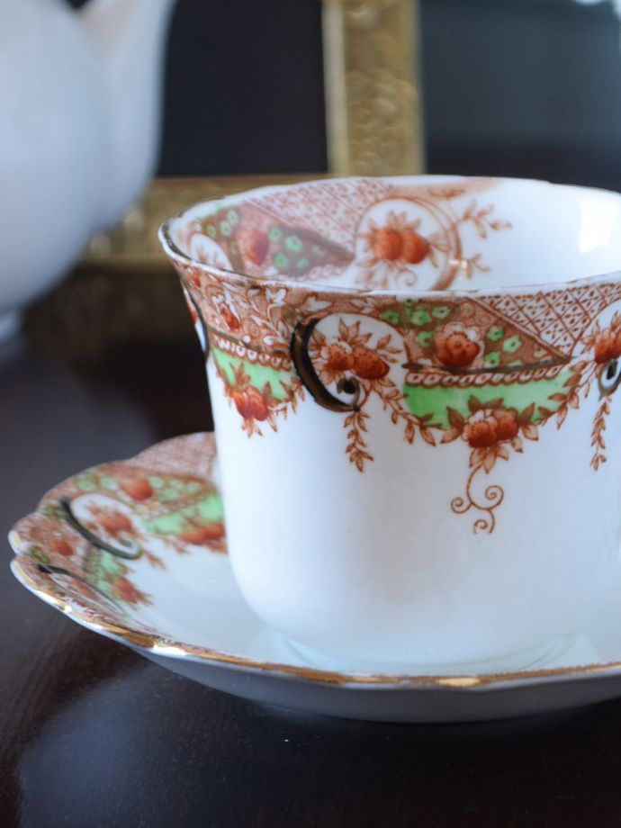 アンティークのカップ&ソーサー